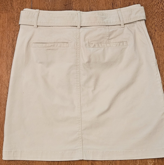 Loft Skirt - Picture 2 of 3